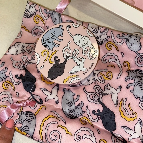 Paul & Joe Japan Limited Cat Edition Powder Set - Picture 7 of 7